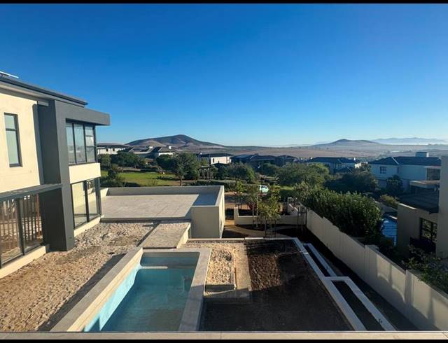 5 BEDROOM HOUSE FOR SALE IN CLARA ANNA FONTEIN